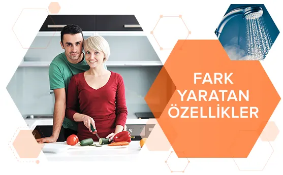 Görselde, mutfakta birlikte mutlu vakit geçiren, yemek hazırlığında olan genç bir çift bulunuyor. Yanında, “Fark Yaratın Özellikler” yazısı yer alıyor