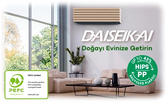 Modern oturma odasında büyük camlar, yeşillikler, ahşap ısıtıcı ve PEFC sertifikası simg loading=
