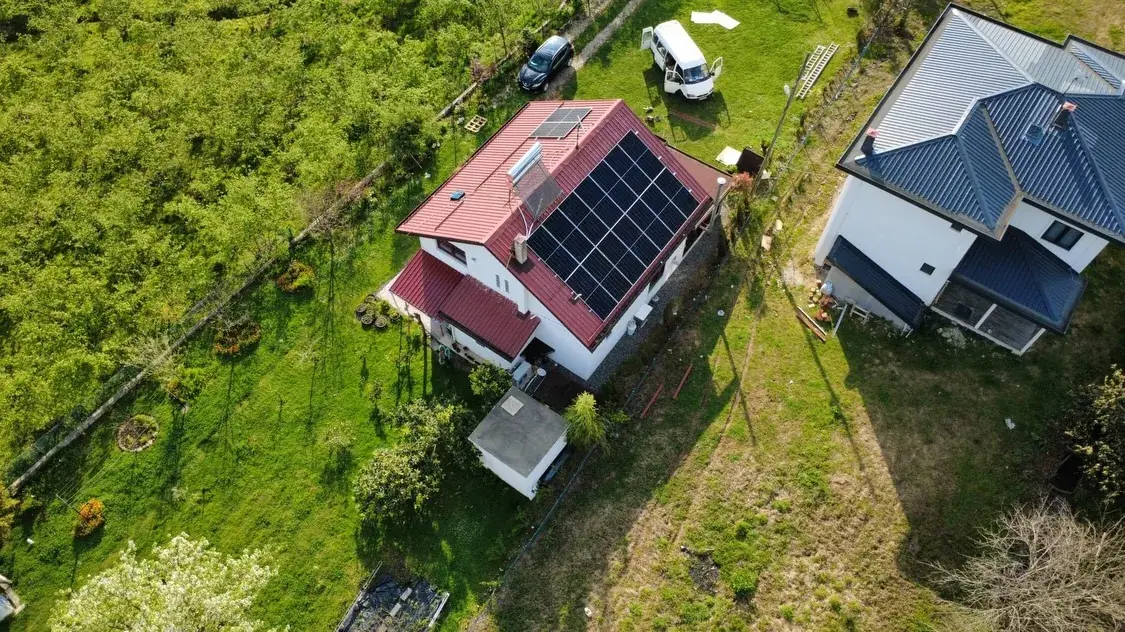 RCS Mühendislik GES projesi — Karadeniz'de çatı tipi güneş paneli sistemi